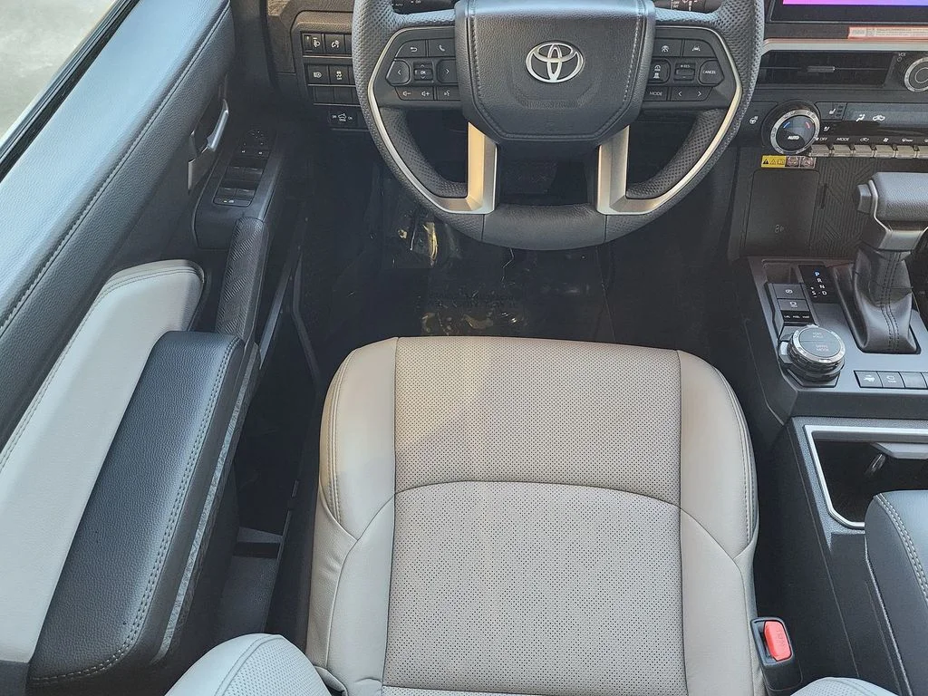 2026 Toyota Tacoma Limited - Photo 7