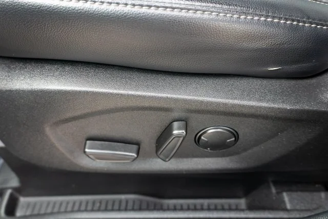 Used 2023 Gray Ford SEL image 18