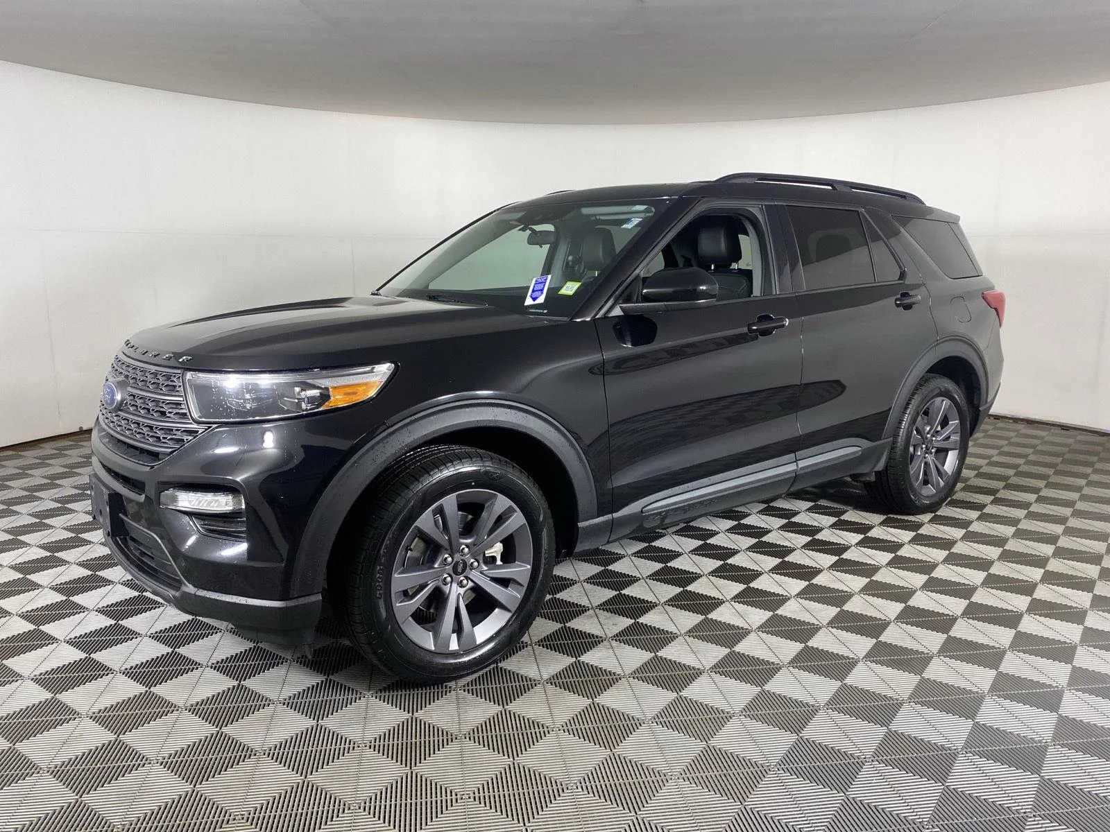 Used 2023 Agate Black Ford XLT image 3