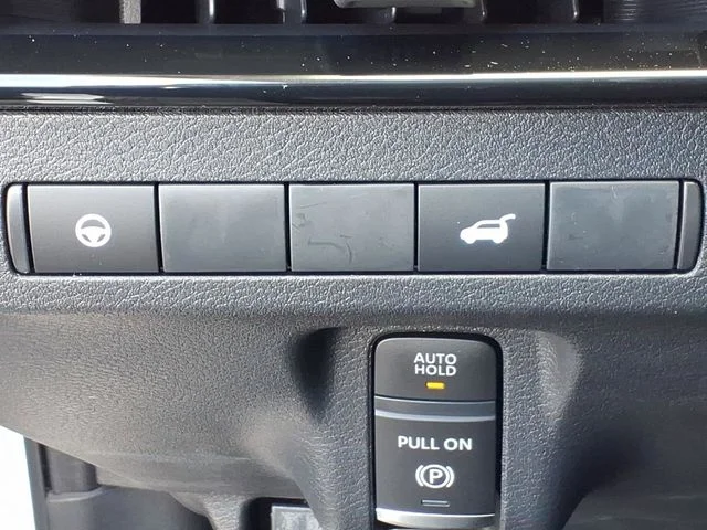 New 2026 Everest White Pearl TriCoat Nissan SL image 23