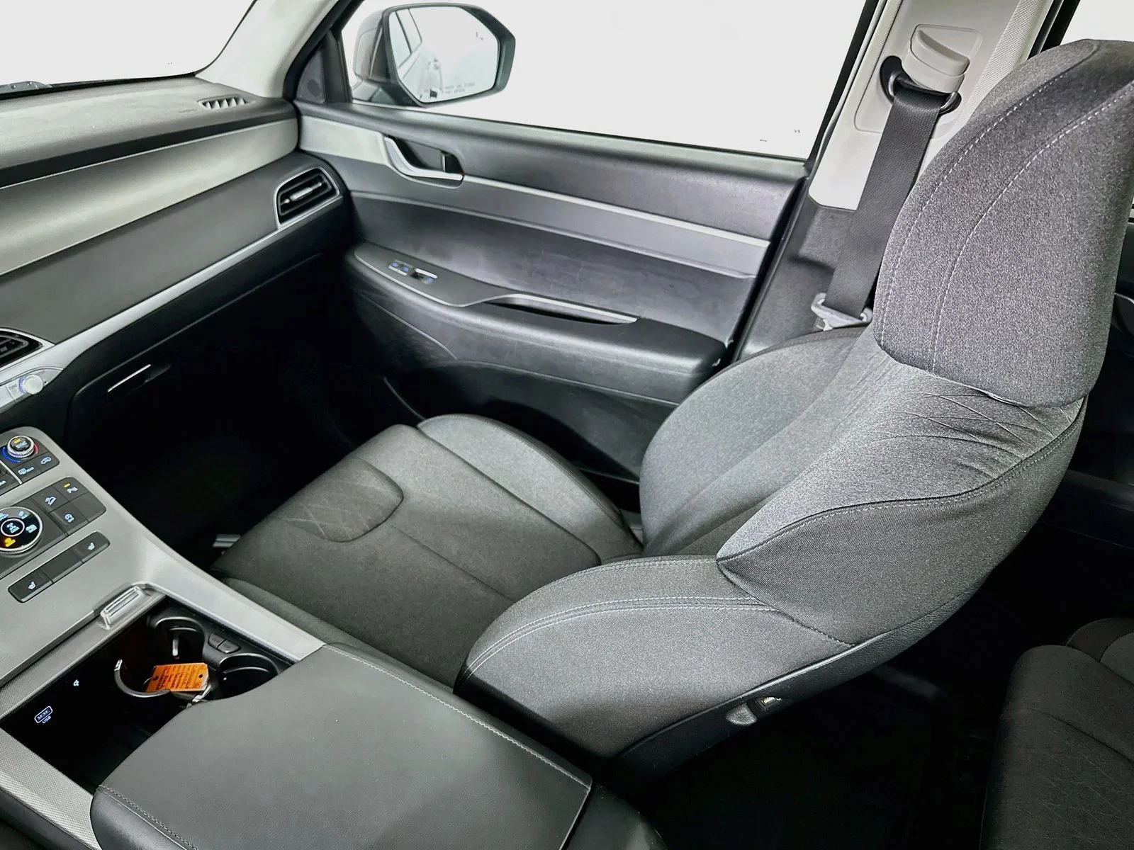 Used 2022 Abyss Black Pearl Hyundai SEL image 24