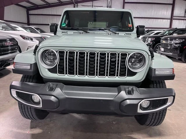 Used 2024 Gray Jeep Sahara image 9