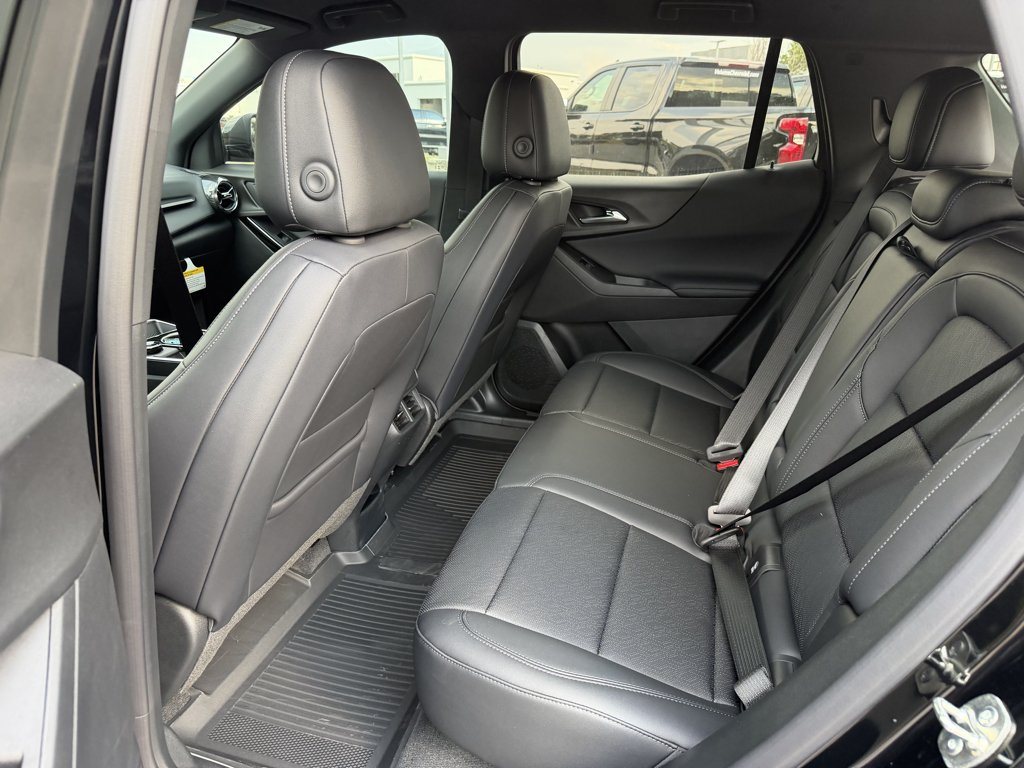 New 2027 Mosaic Black Metallic Chevrolet LT image 19