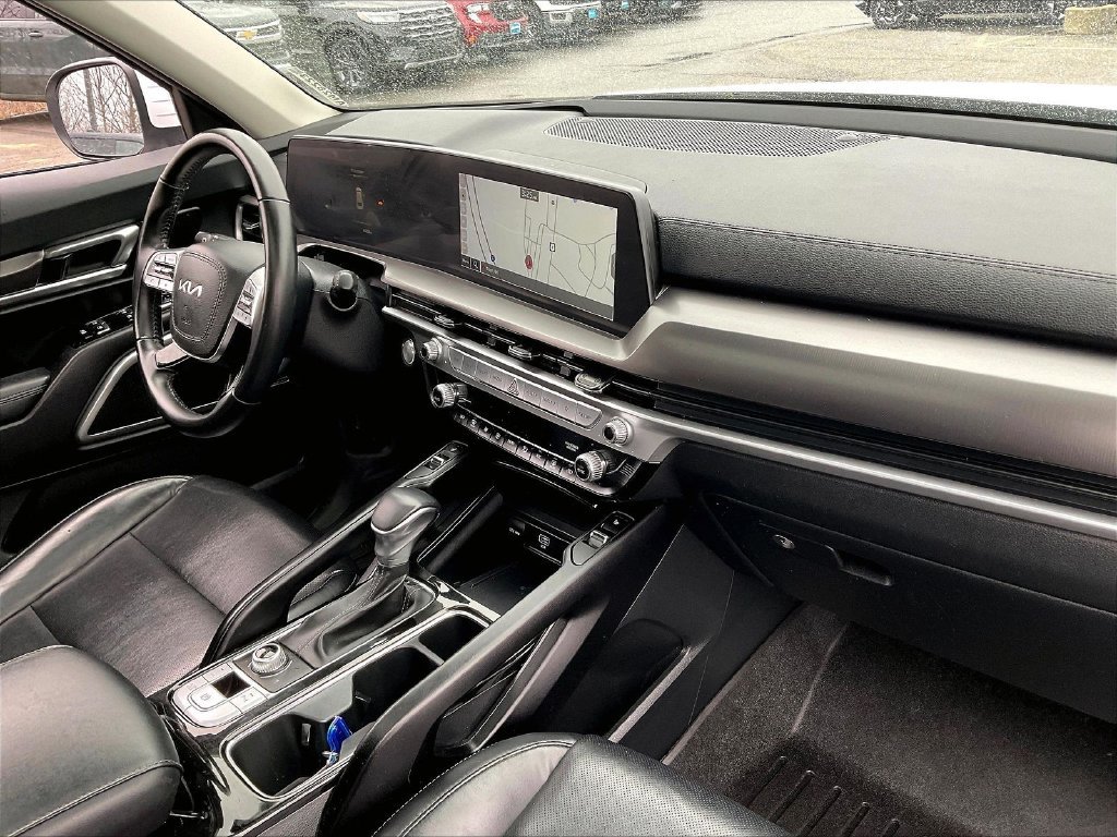 Used 2023 Glacial White Pearl Kia S image 13