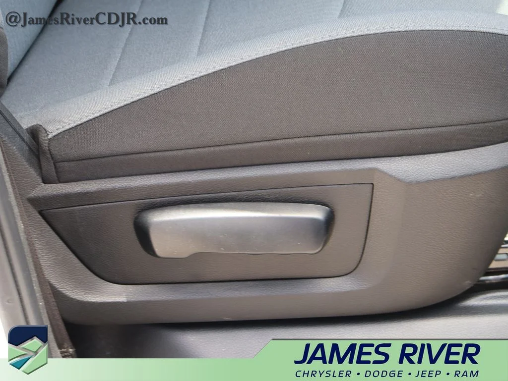 Used 2023 White Ram SLT image 10