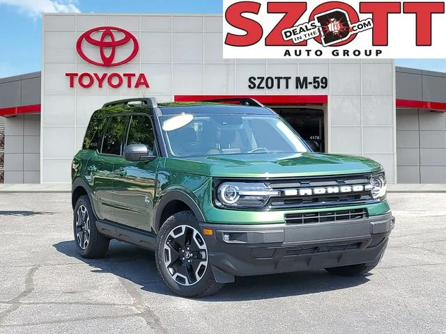 Used 2023 Green Ford Outer Banks image 1