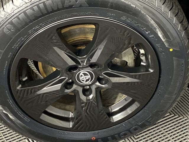 Used 2019 Gray Toyota XLE image 31