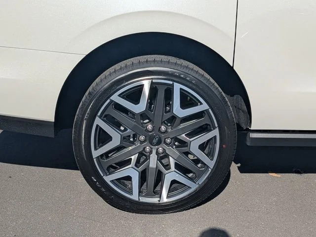New 2026 Star White Metallic Tri-Coat Ford MAX Platinum® image 10