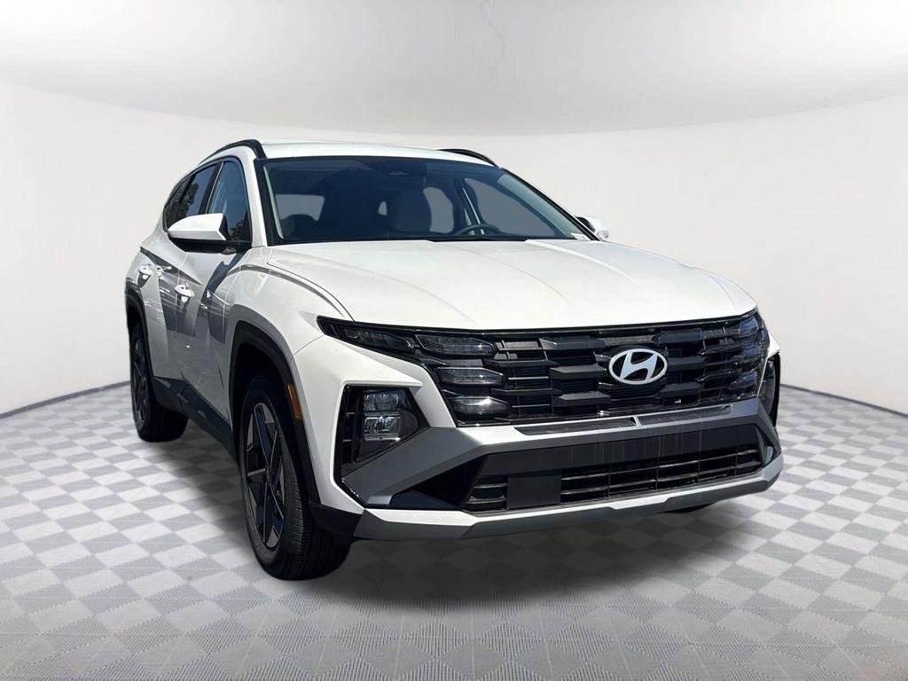New 2026 White Hyundai SEL FWD image 3