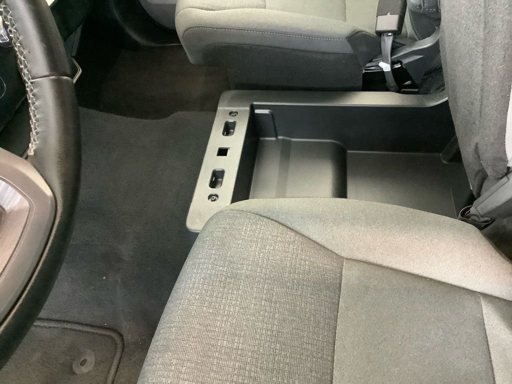 Used 2025 Silver Ford XLT image 26
