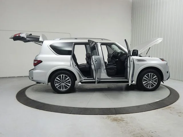 Used 2022 Silver Nissan SL image 16