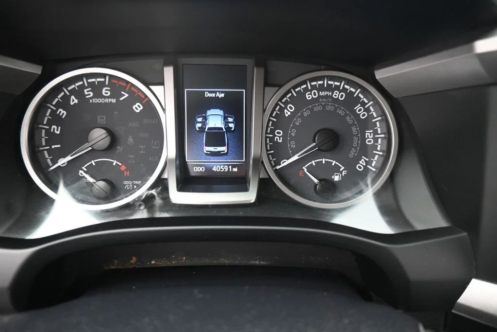Used 2023 White Toyota SR5 image 18