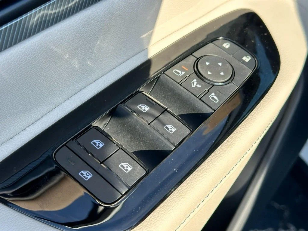 New 2026 White Nissan Platinum image 12
