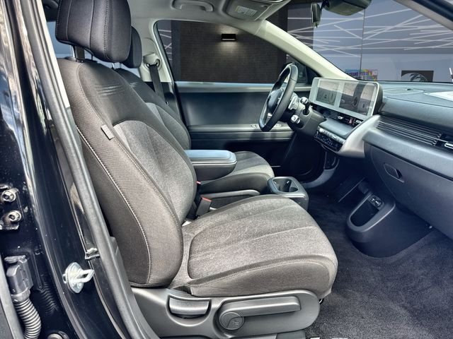 Used 2024 Black Hyundai SE image 28