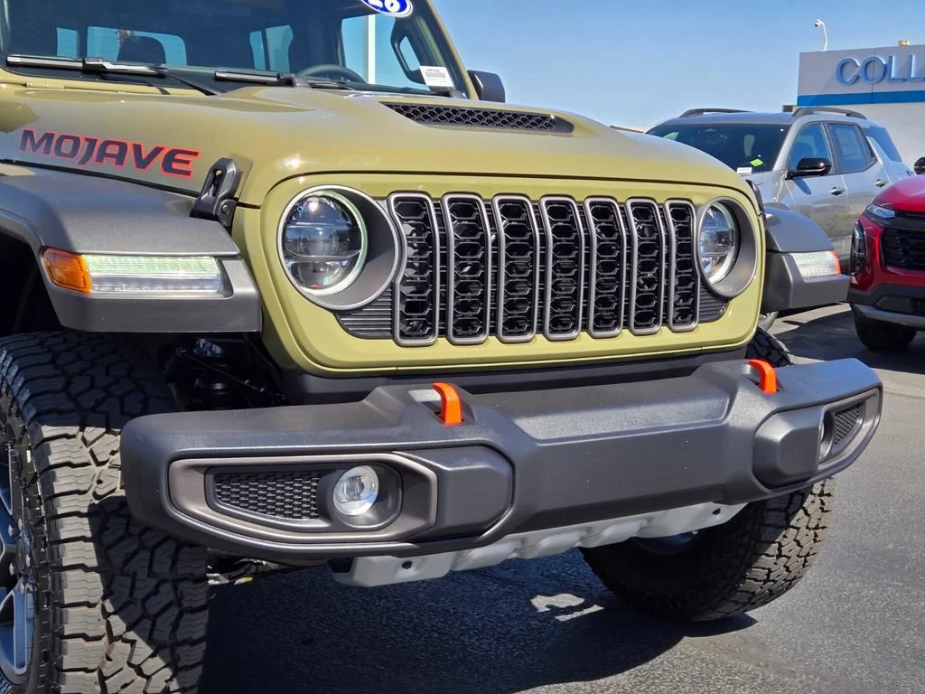 Used 2026 Green Jeep Mojave image 8