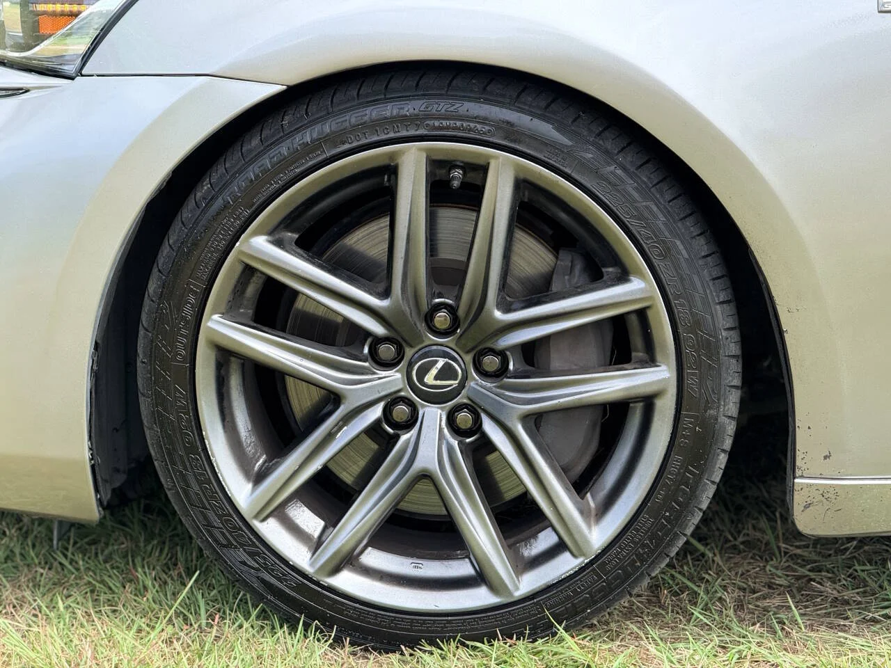 Used 2019 Silver Lexus Base AWD 4dr Sedan image 10