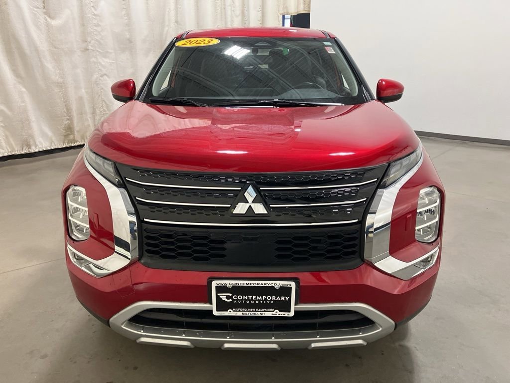 Used 2023  Mitsubishi SE image 21