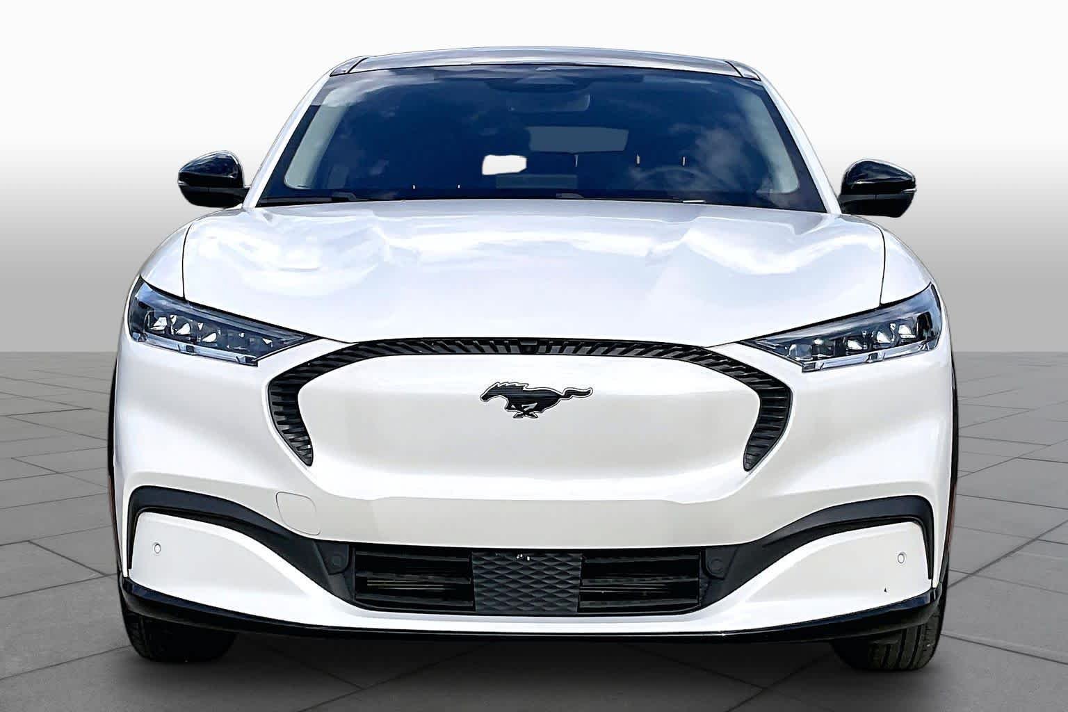 Used 2023 Star White Metallic Tri-Coat Ford California Route 1 image 3