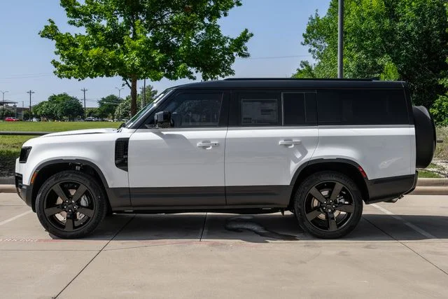 New 2026 White Land Rover S image 12