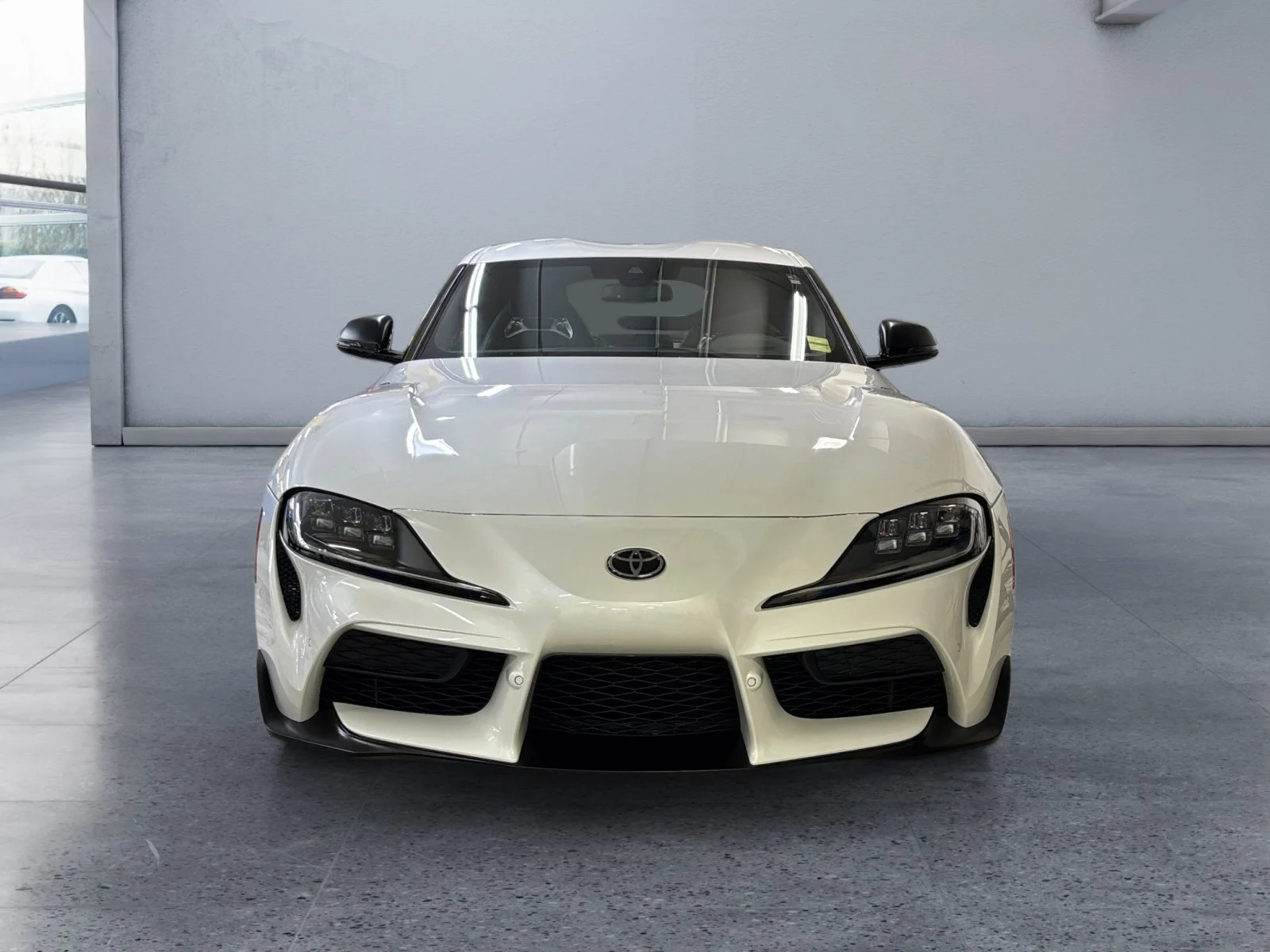 Used 2025 White Toyota 3.0 image 8