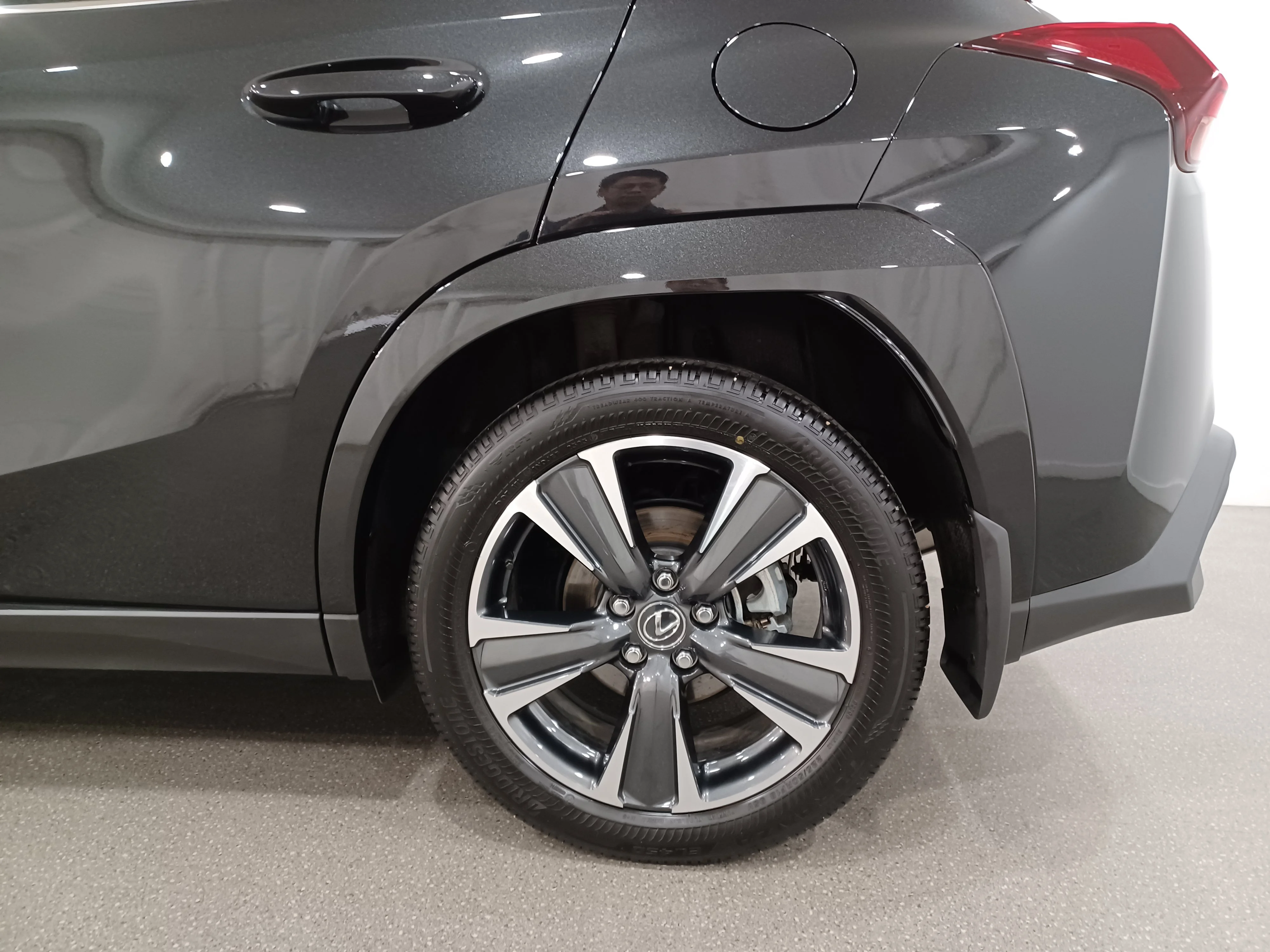 Used 2025 Caviar Lexus 300h Hybrid AWD*Adaptive Cruise | Cooled Leather | Sunroof | Htd Wheel | Lane Keep Assist image 22