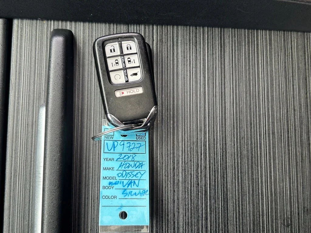 Used 2018 Silver Honda EX-L image 43
