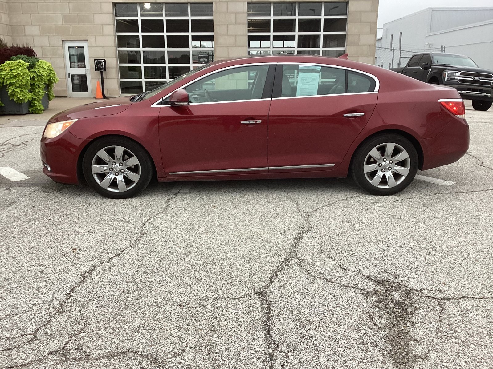 Used 2010 Red Buick CXL image 2