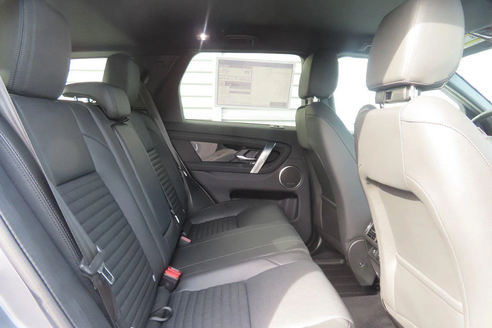 Used 2023 Eiger Grey Metallic Land Rover SE image 21