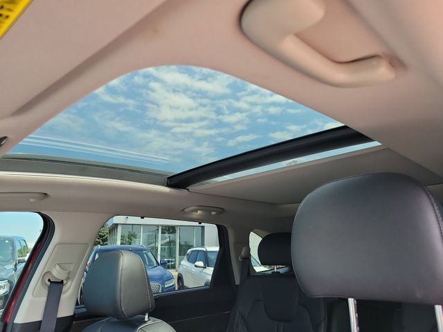 Used 2023 Red Kia X-Line SX Prestige image 11
