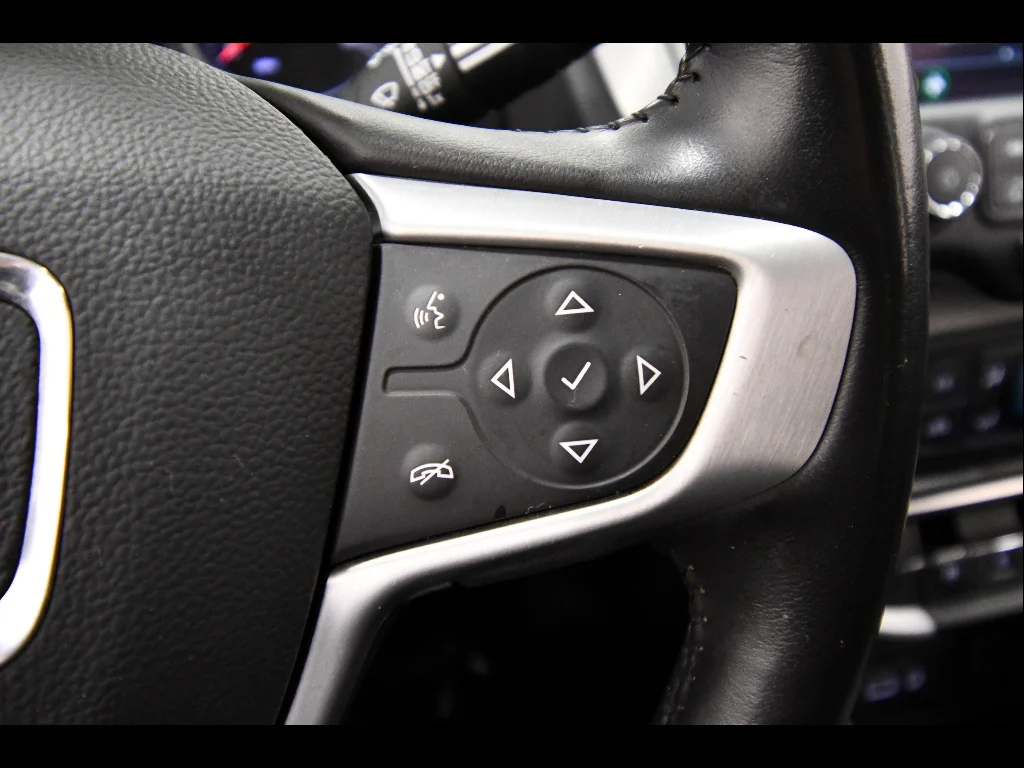 Used 2022 Quicksilver Metallic GMC SLT image 21