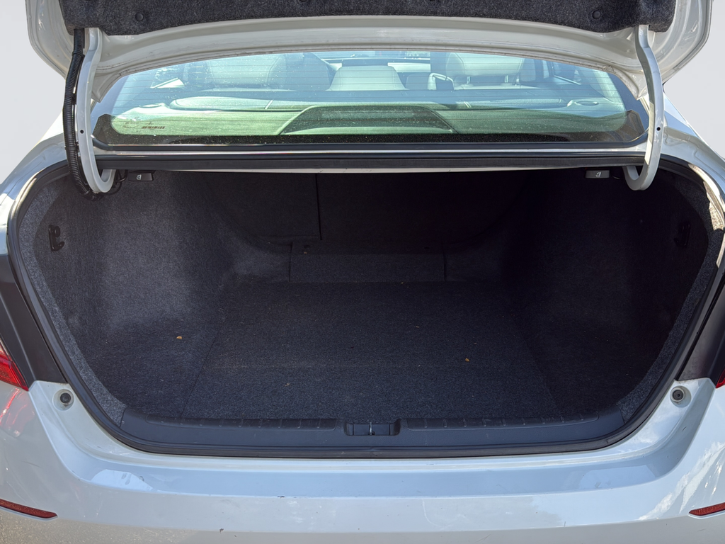 Used 2020 White Honda EX-L image 35