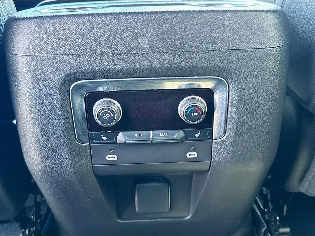 2022 Chevrolet Suburban RST - Photo 22