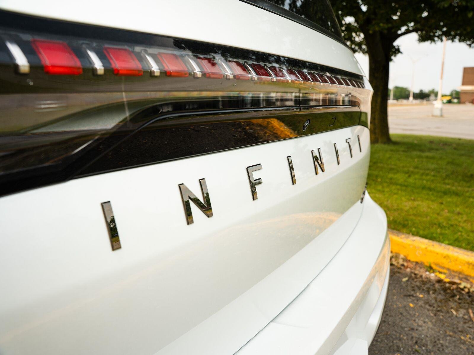 New 2027 2T RADIANT WHIT INFINITI Autograph 4WD image 19