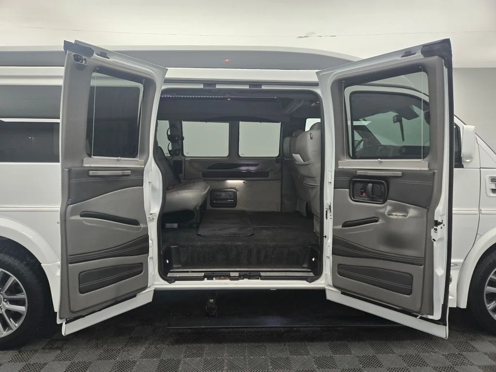 Used 2020 Summit White Chevrolet Explorer Limited SE image 41