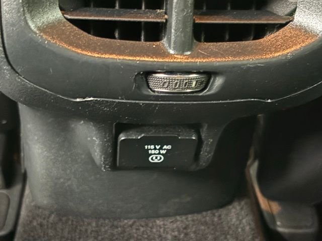 Used 2016 Silver Jeep Latitude image 10