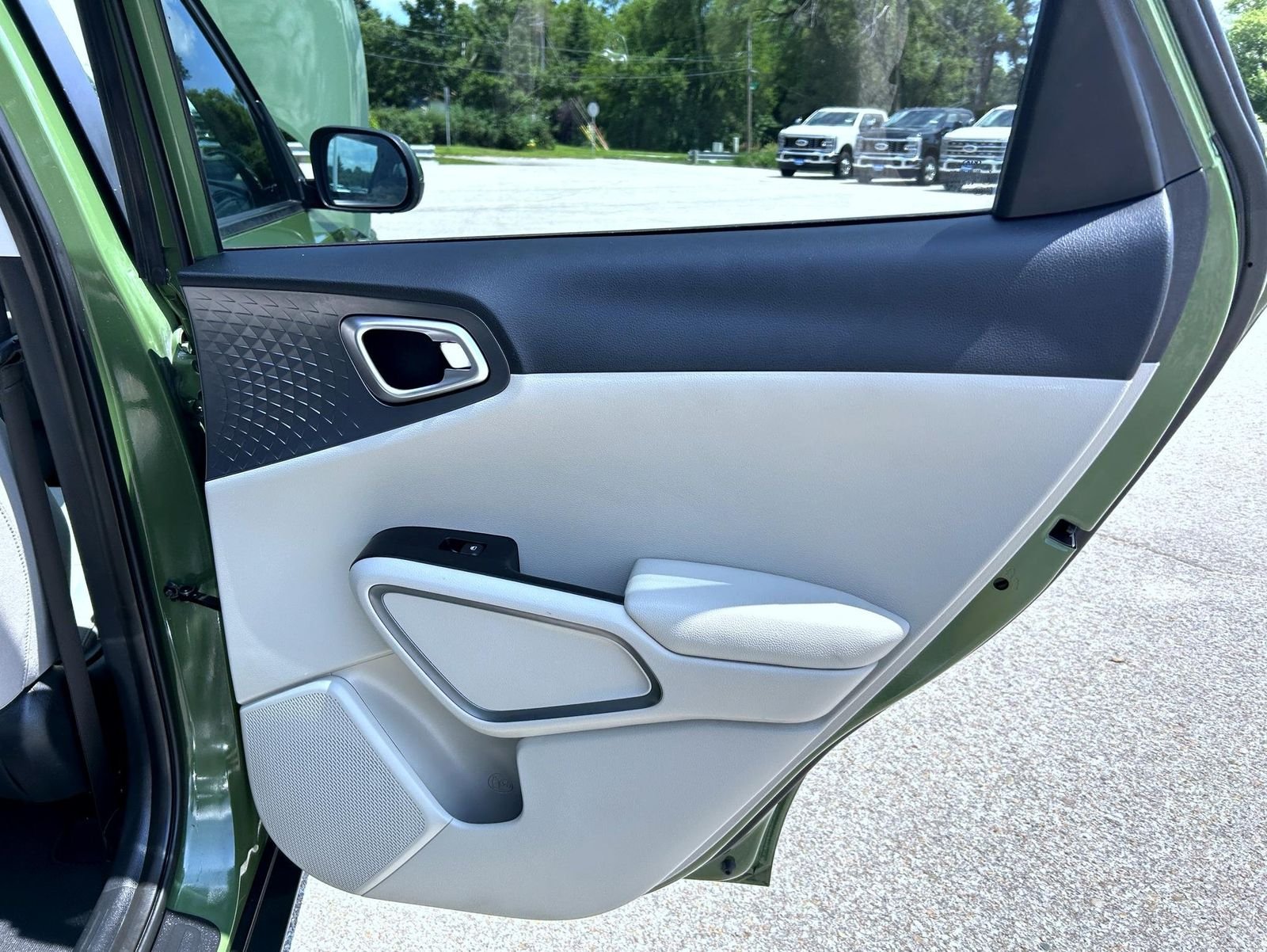 Used 2020 Green Kia EX image 18