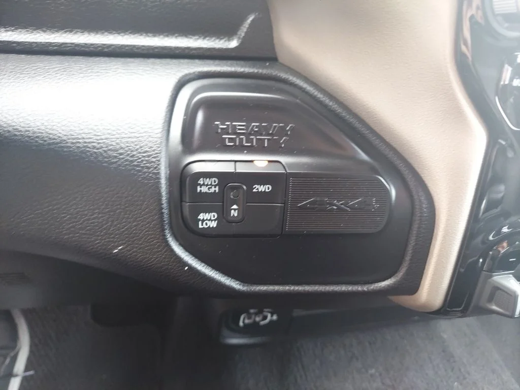 Used 2024 Silver Ram Laramie image 21