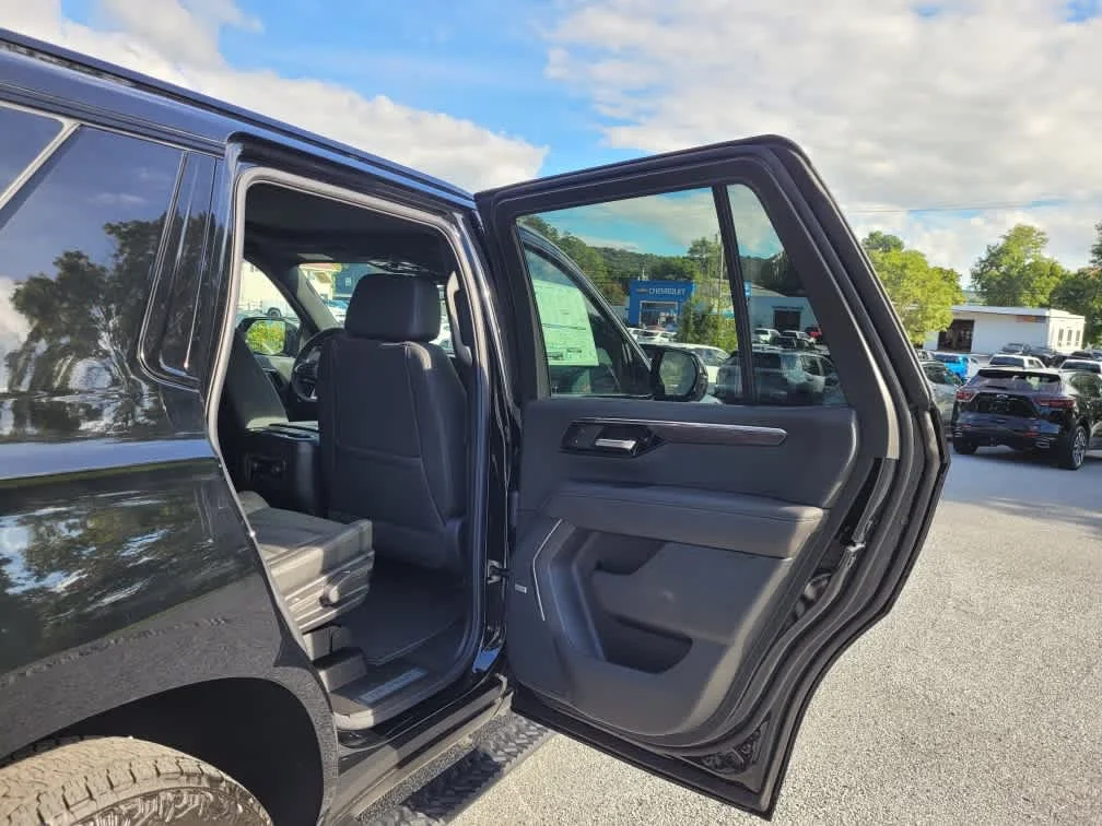 2026 Chevrolet Tahoe Z71 - Photo 10