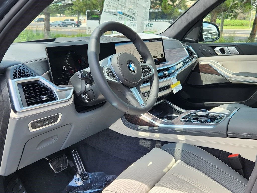 Used 2027 Dravit Grey Metallic BMW xDrive40i image 10