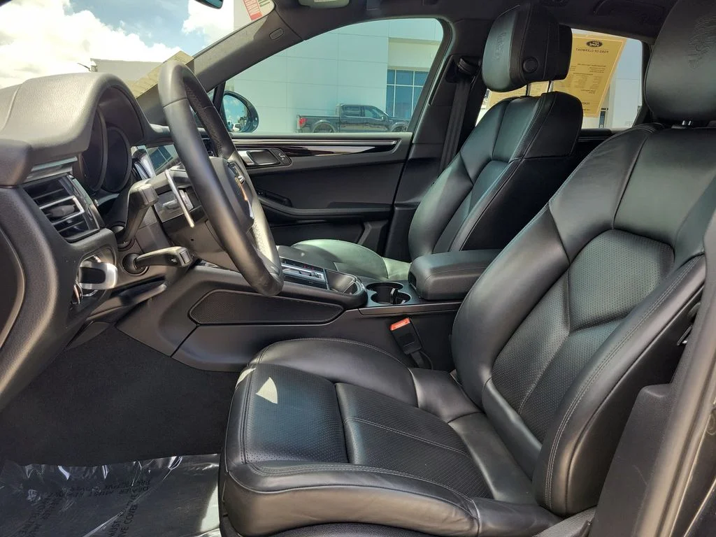 Used 2023 Chalk Porsche T image 14