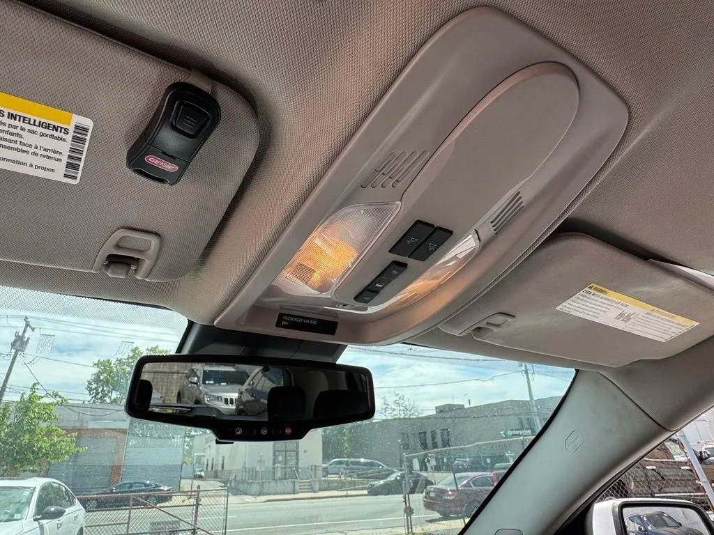 Used 2017 White GMC SLE-2 image 23