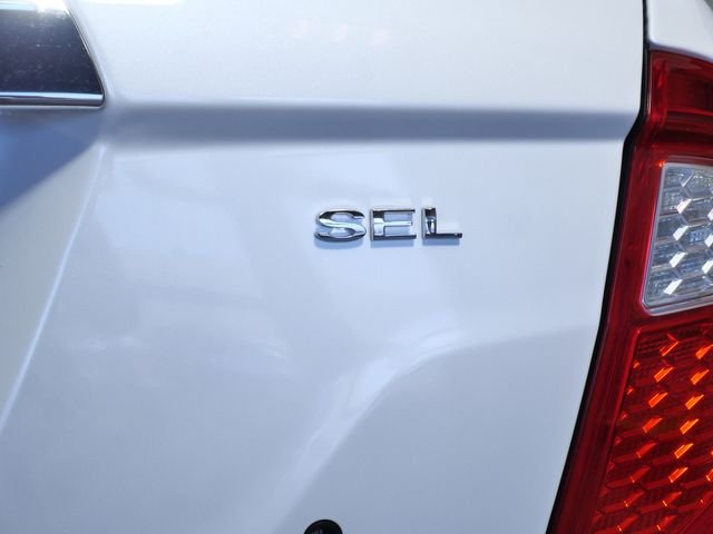 Used 2012 White Ford SEL image 9