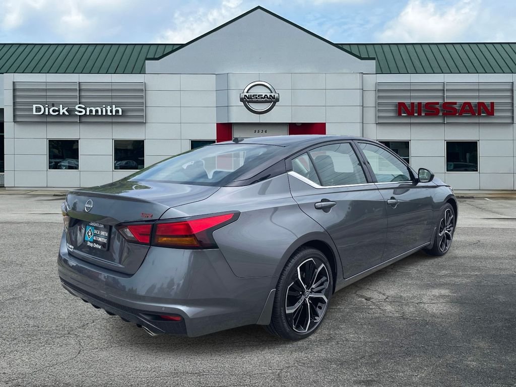 New 2026 Gun Metallic / Super Black Two-tone Nissan SR image 6