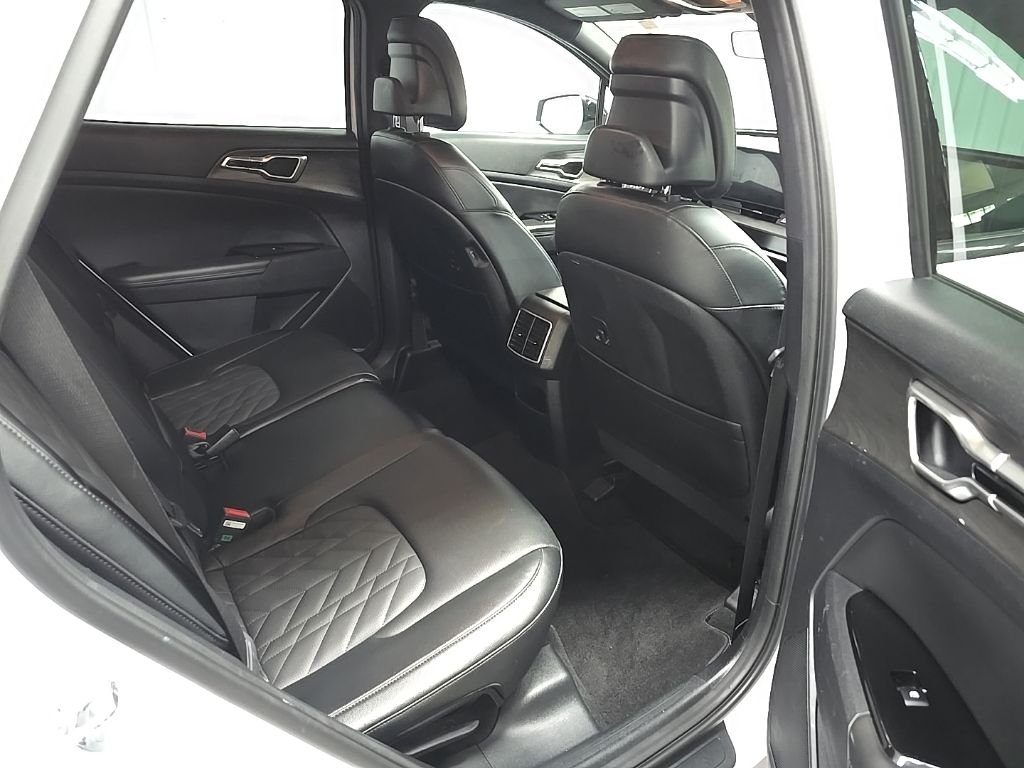 Used 2023 White Kia X-Line image 16