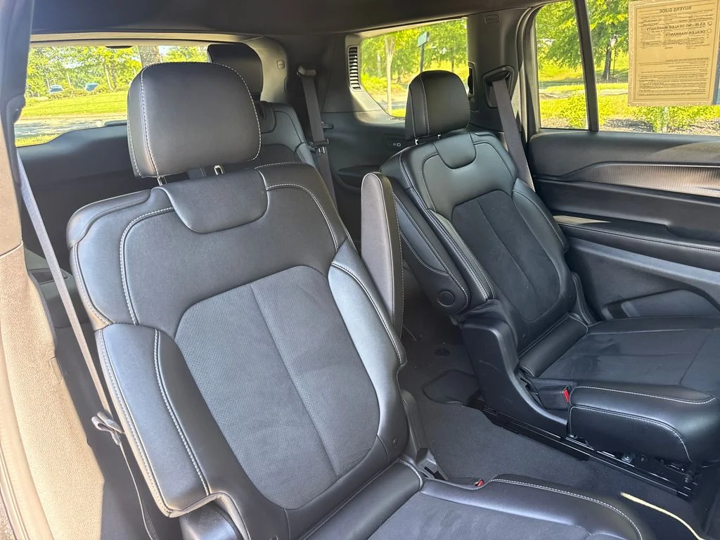 Used 2025 Diamond Black Jeep Altitude X image 34