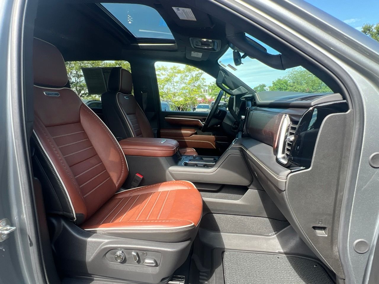 Used 2024 Silver GMC Denali Ultimate image 27