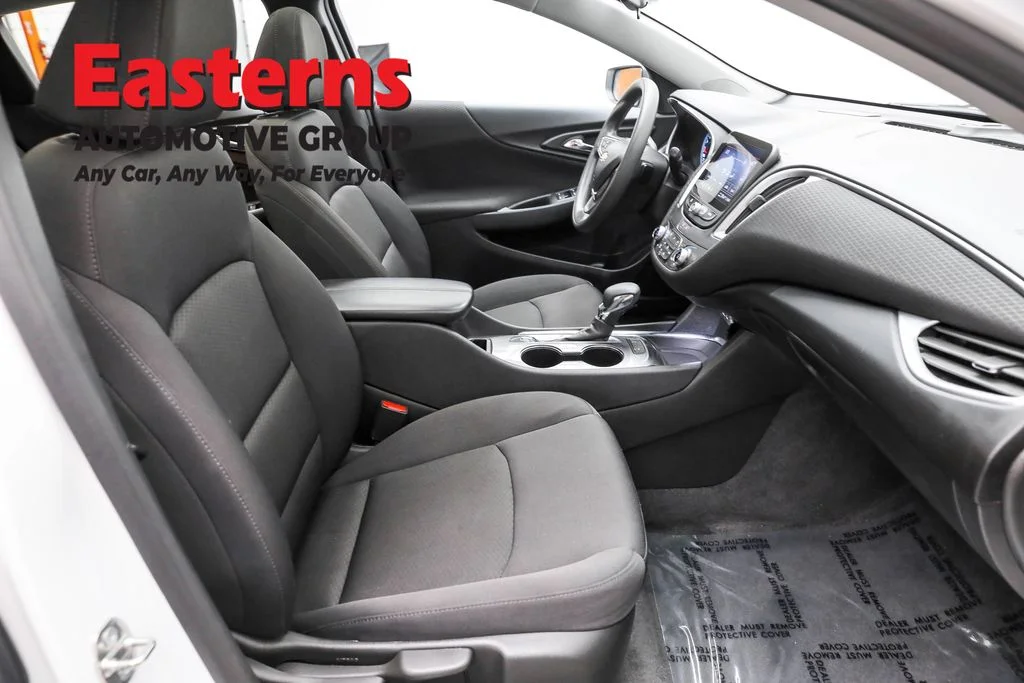 Used 2024 White Chevrolet LT image 23
