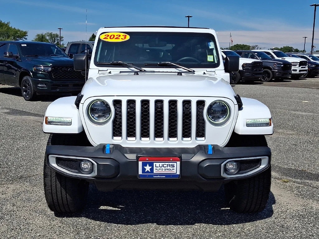 Used 2023 Bright White Clearcoat Jeep Sahara image 4