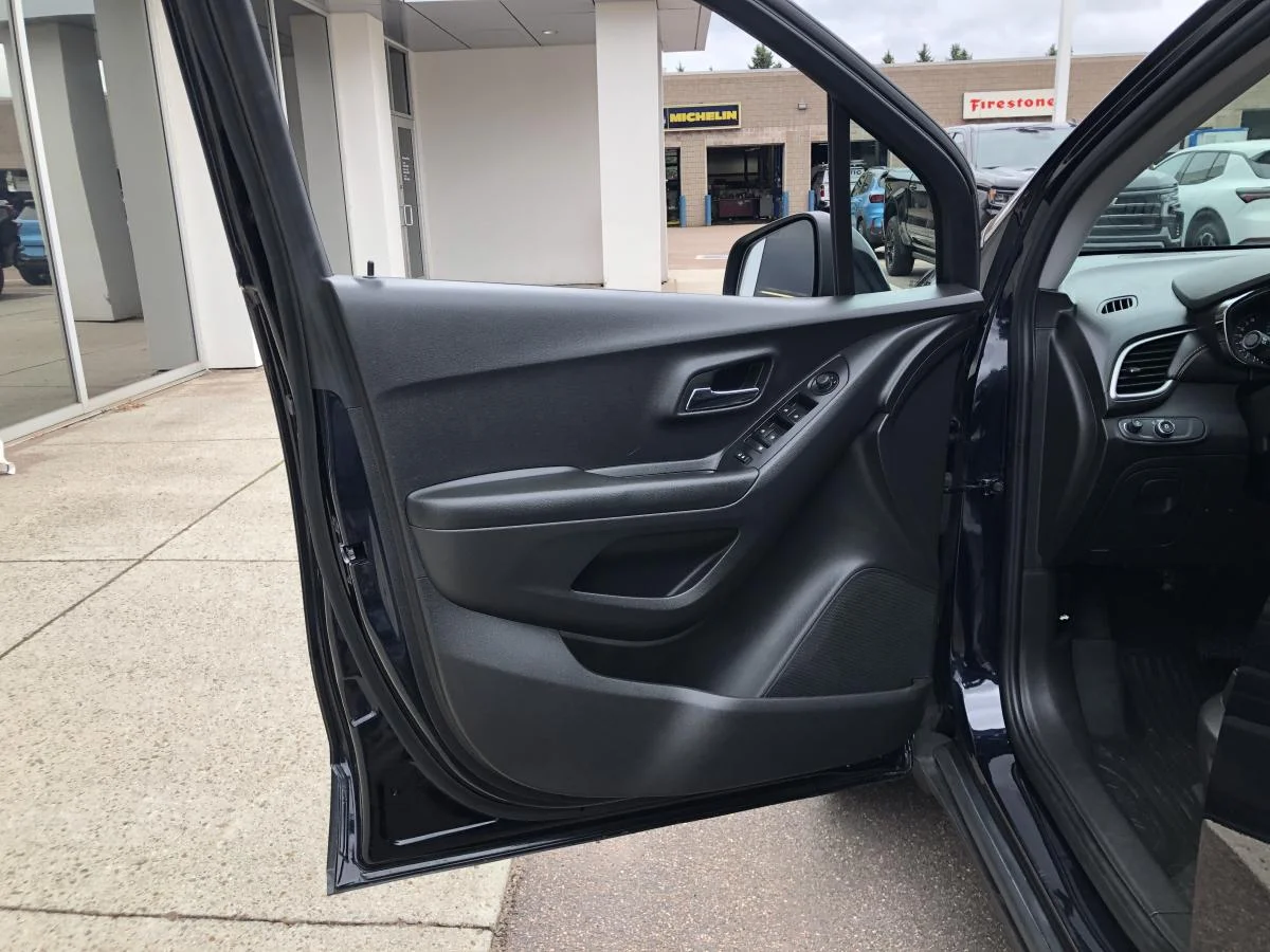 Used 2022 Blue Chevrolet Awd 4dr Lt image 11