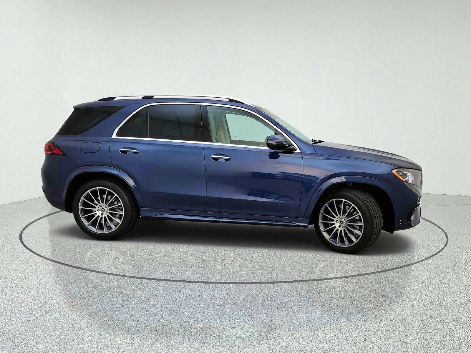 New 2027 Twilight Blue Metallic Mercedes-Benz GLE 350 4MATIC® SUV image 6